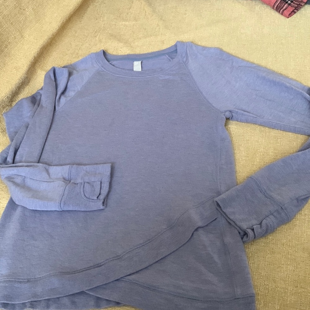 Girl’s Athleta Long sleeve top